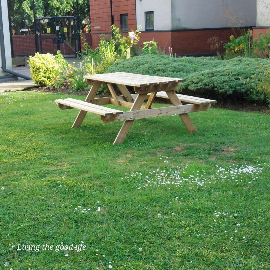 Balcony-View With Free And Secured Parking Apartment Manchester Exterior photo